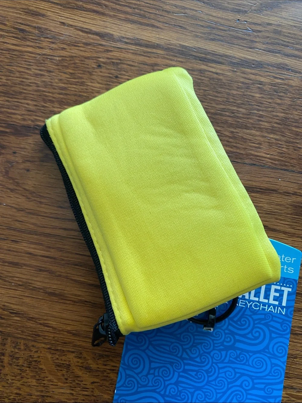 NWT Chums Floating Wallet with Zipper Closure and Keyring in Bright Yellow